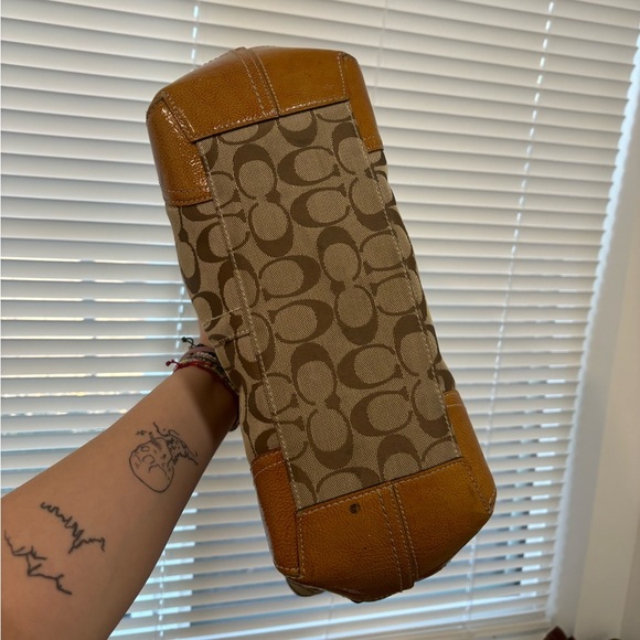 Vintage Coach Bleeker Shoulder Bag - Picture 4 of 6